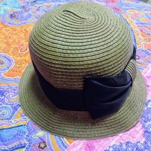 D&Y Brown Cloche Hat with Black Bow